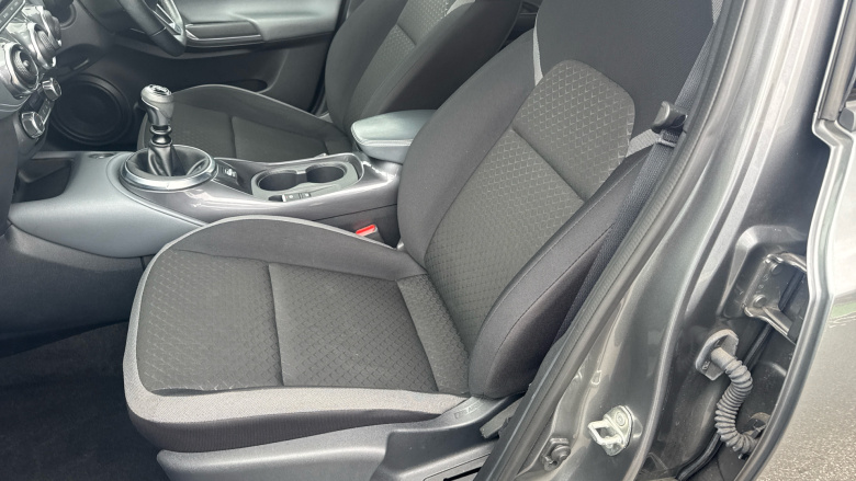 Nissan Juke 1.0 DiG-T 114 N-Connecta 5dr Petrol Hatchback